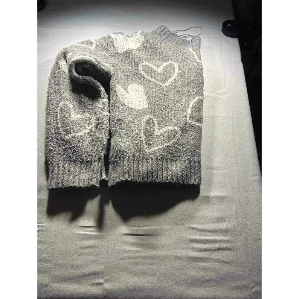 Pink Rose Women’s XS Gray White Heart Fuzzy Knit V-Neck Sweater